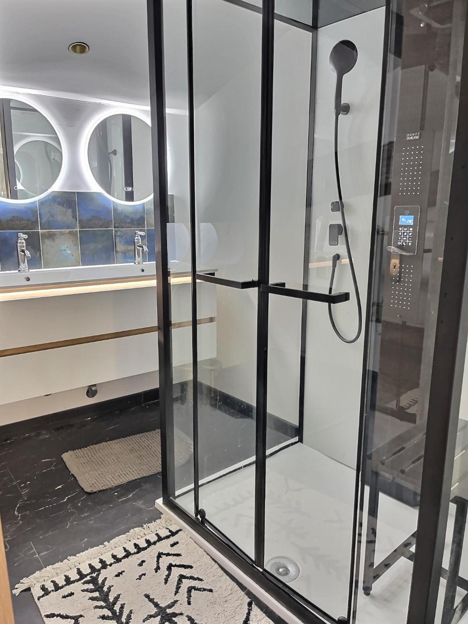 Jungle Loft Beziers Centre Apartment ภายนอก รูปภาพ